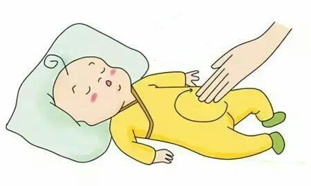 新生兒經(jīng)常憋氣發(fā)力，手腳亂蹬，咋回事？