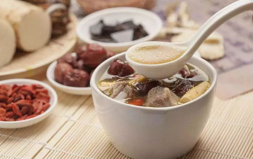 不同體質(zhì)的產(chǎn)婦月子餐怎么吃？